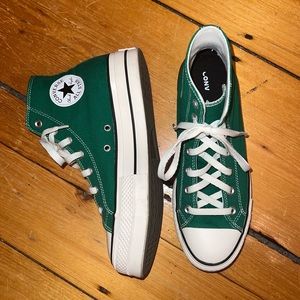 Like New Custom Green Platform Converse Size 9 Women’s / 7 Men’s 🌱